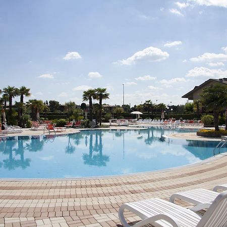Aparthotel Lauri & Faggi à Desenzano del Garda Extérieur photo