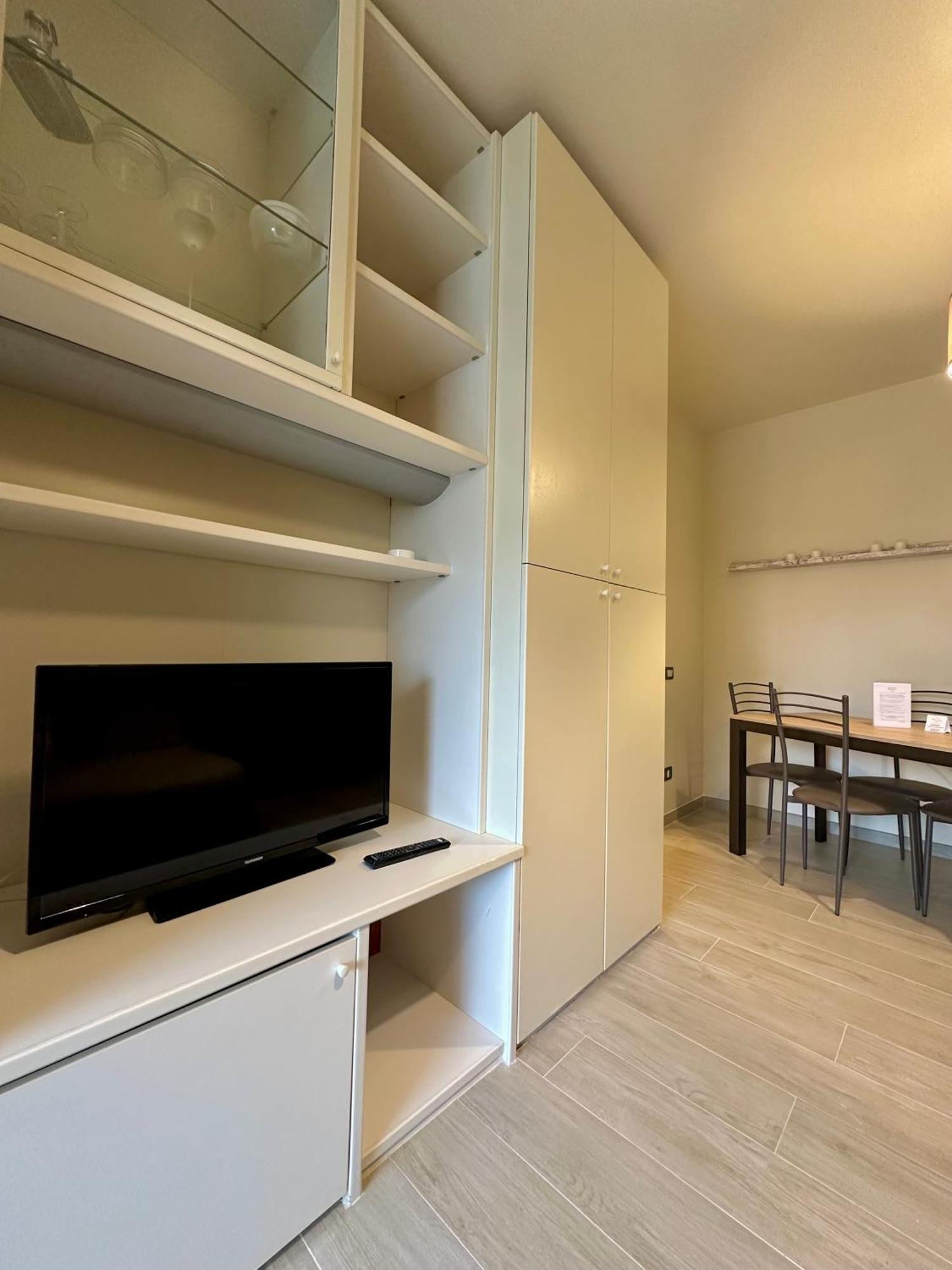 Aparthotel Lauri & Faggi à Desenzano del Garda Extérieur photo