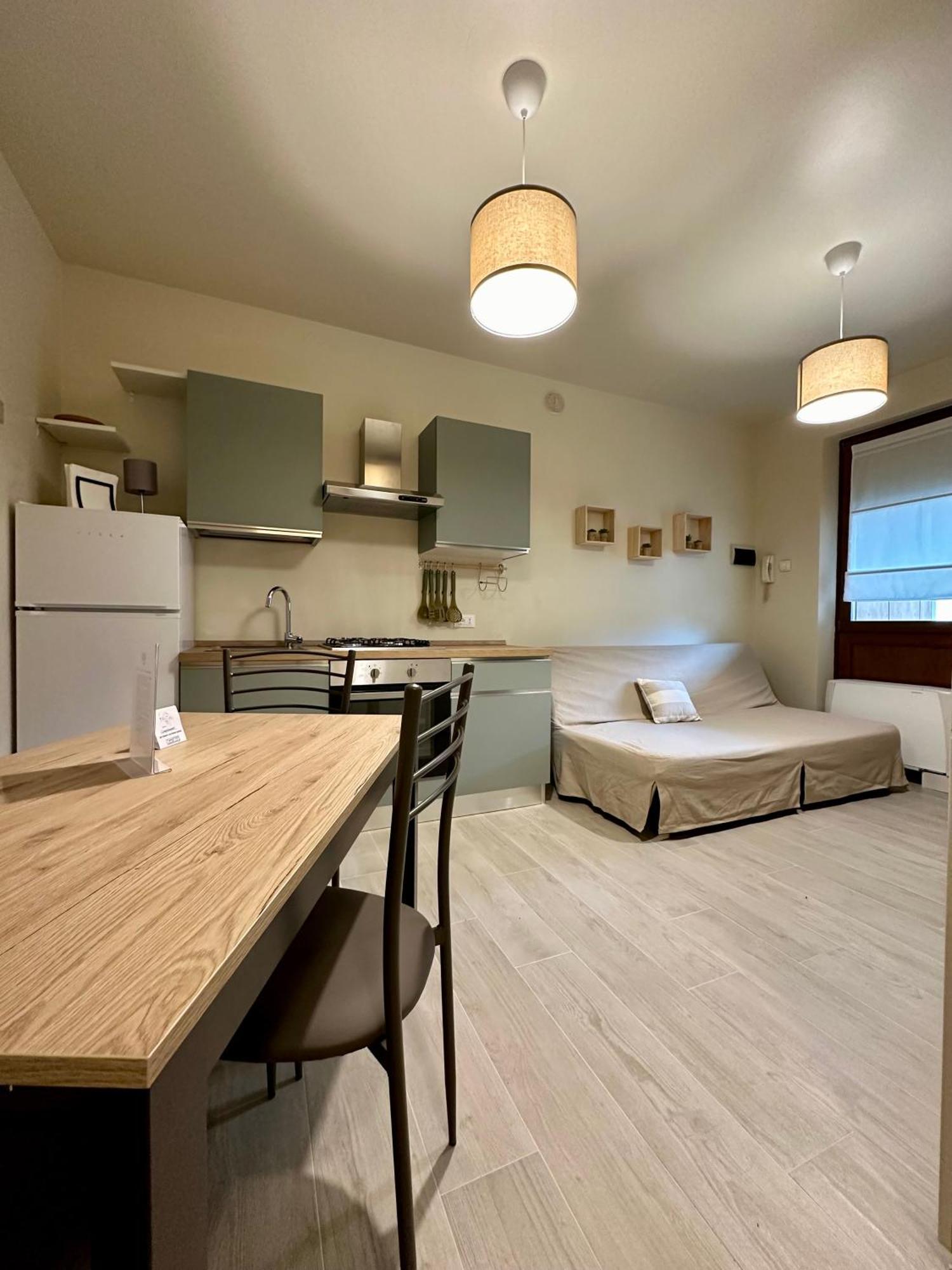 Aparthotel Lauri & Faggi à Desenzano del Garda Extérieur photo