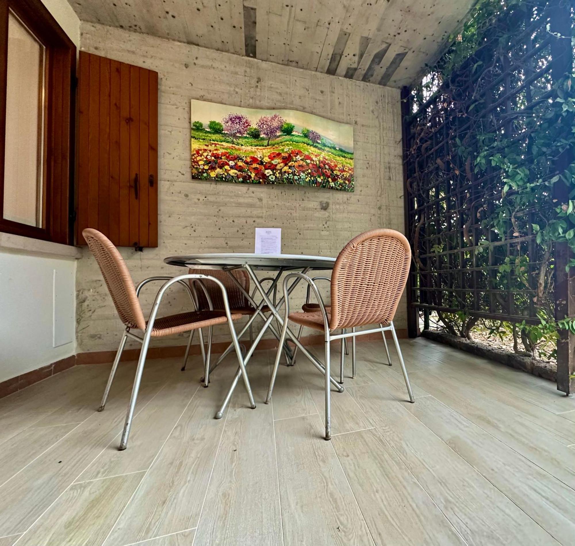 Aparthotel Lauri & Faggi à Desenzano del Garda Extérieur photo
