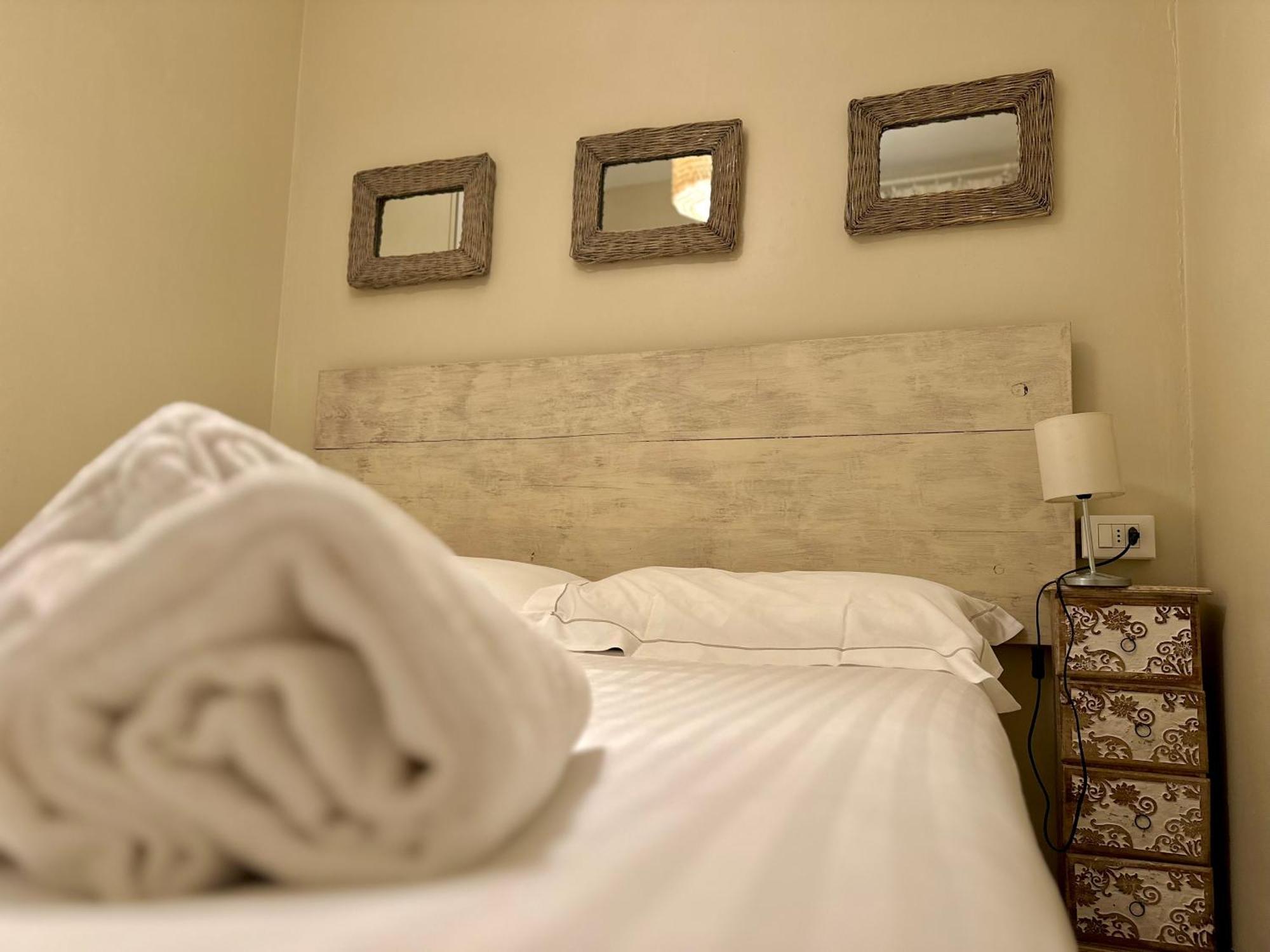 Aparthotel Lauri & Faggi à Desenzano del Garda Extérieur photo