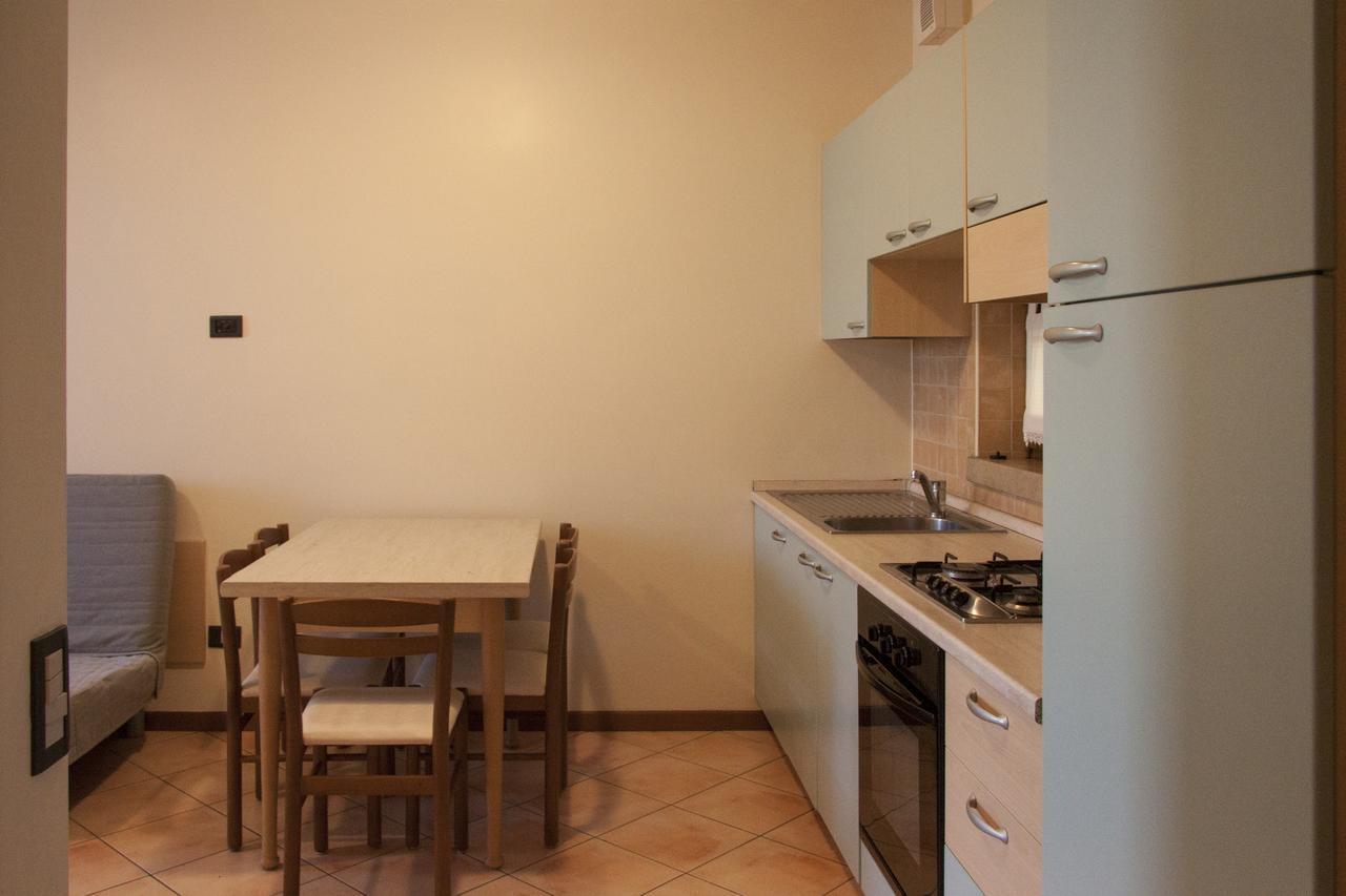 Aparthotel Lauri & Faggi à Desenzano del Garda Extérieur photo