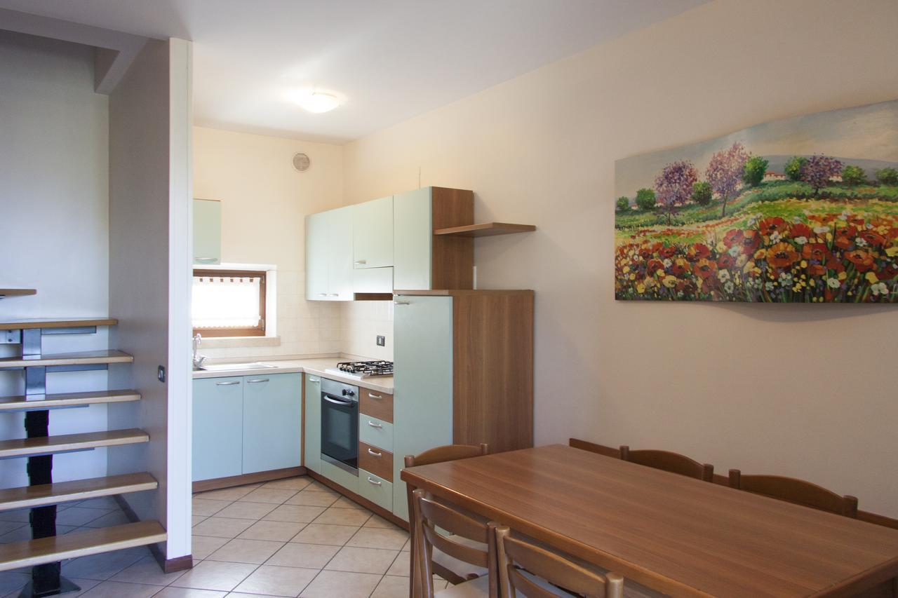 Aparthotel Lauri & Faggi à Desenzano del Garda Extérieur photo