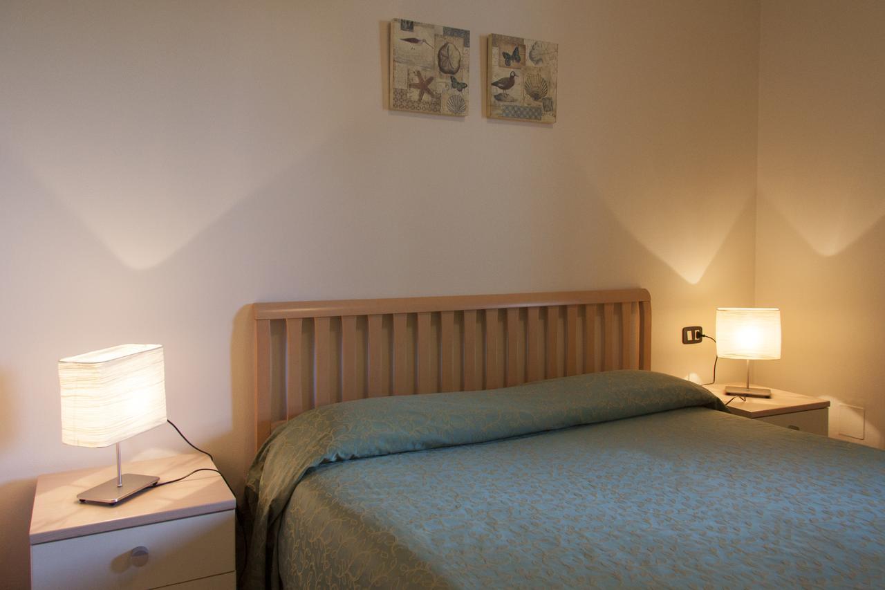 Aparthotel Lauri & Faggi à Desenzano del Garda Extérieur photo