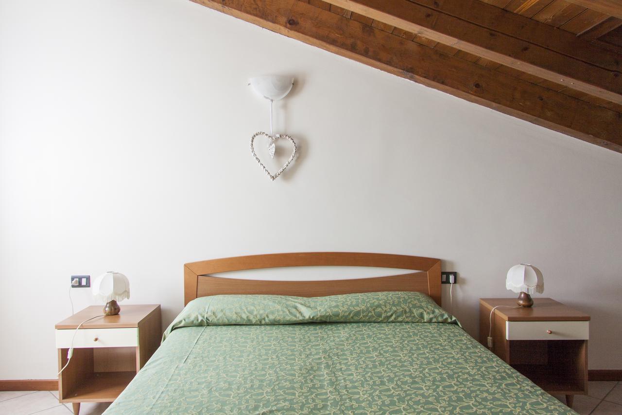 Aparthotel Lauri & Faggi à Desenzano del Garda Extérieur photo