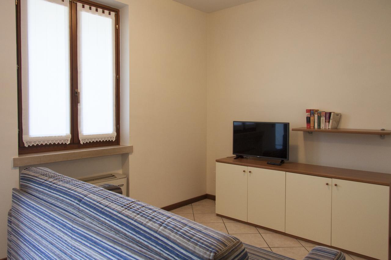 Aparthotel Lauri & Faggi à Desenzano del Garda Extérieur photo