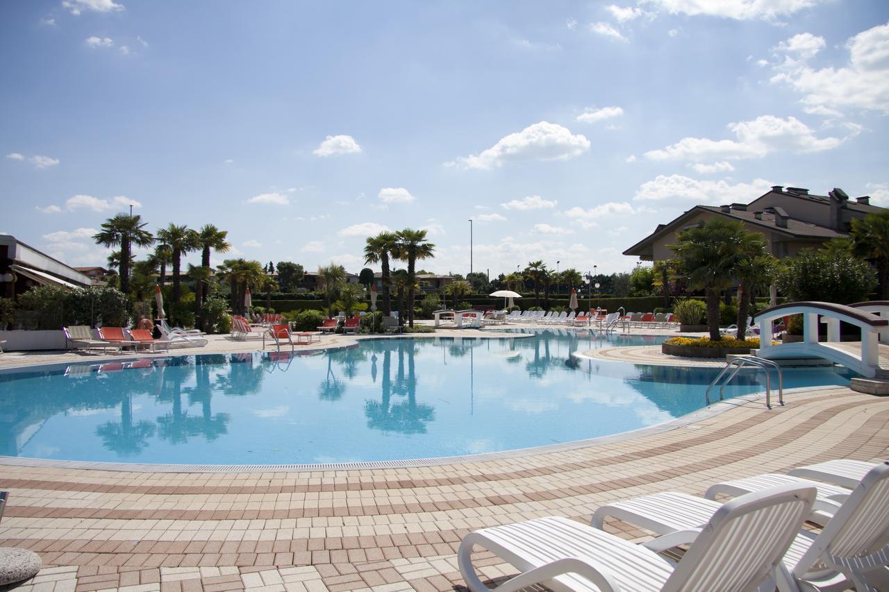 Aparthotel Lauri & Faggi à Desenzano del Garda Extérieur photo